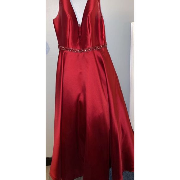 RedSize 16 Ball gown dress